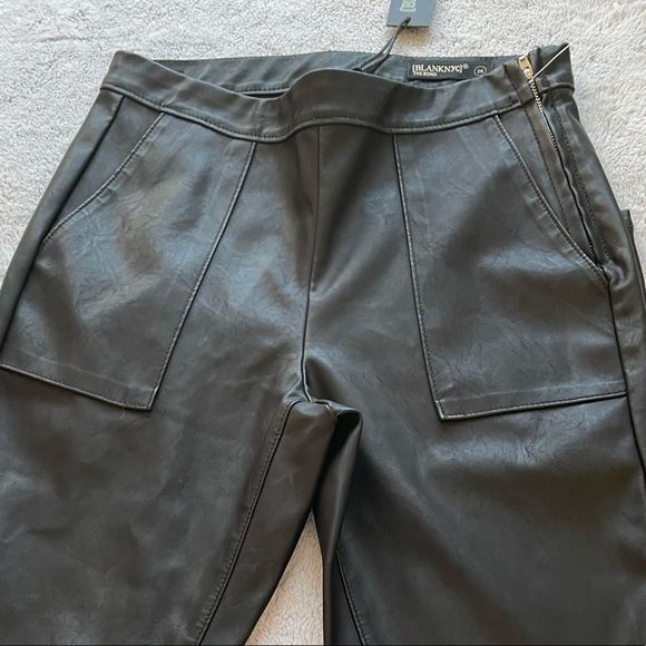 Blank NYC- Pleather Skinny Jeans with Zip Detail - size 26 - Picture 2 of 9